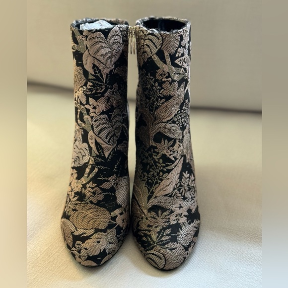 Neiman Marcus Bucasia Floral Brocade Ankle Boot | Color: Black, Gold | Size: 10 - Picture 7 of 14